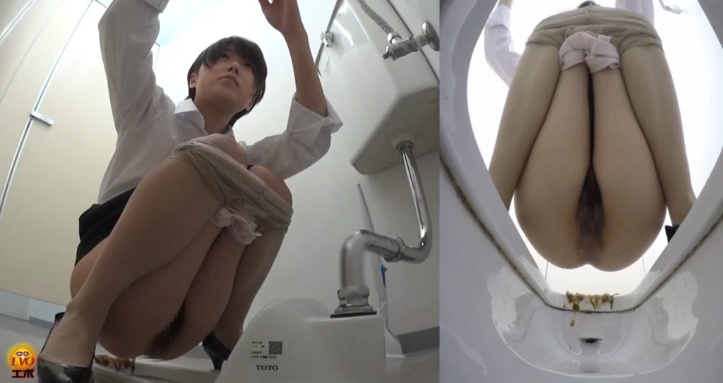 Spy camera in a public toilet - captured defecation girls (FULL HD 1080) - 2